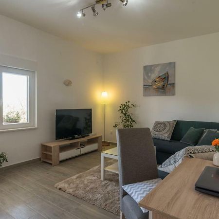 Apartment Okrug Gornji - Trogir With Sea View Dış mekan fotoğraf