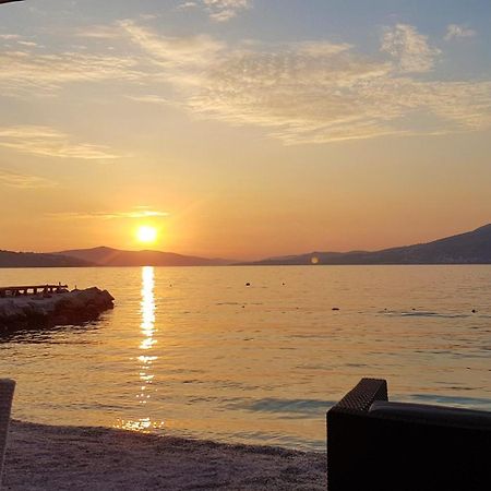 Apartment Okrug Gornji - Trogir With Sea View Dış mekan fotoğraf