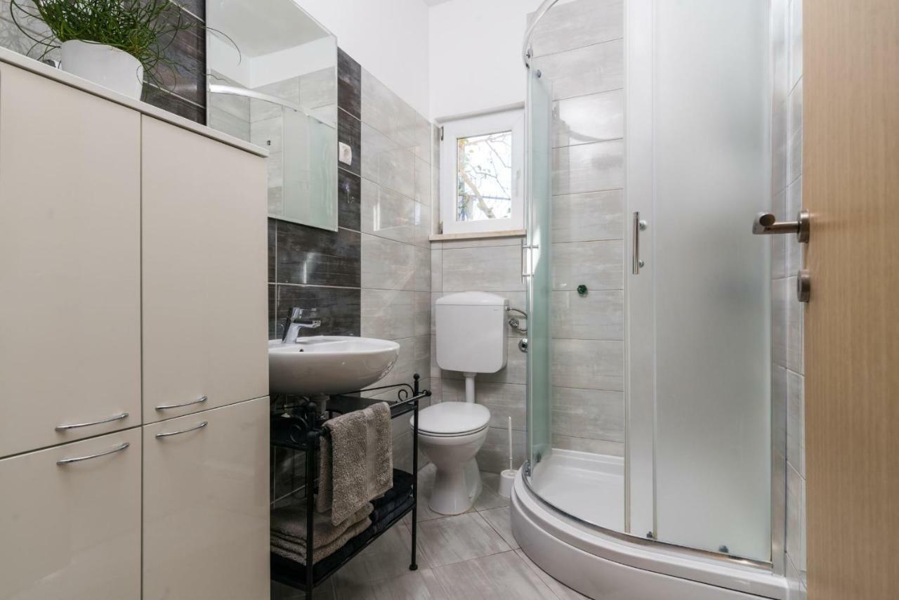 Apartment Okrug Gornji - Trogir With Sea View Dış mekan fotoğraf