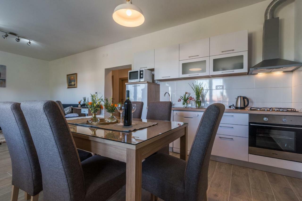 Apartment Okrug Gornji - Trogir With Sea View Dış mekan fotoğraf