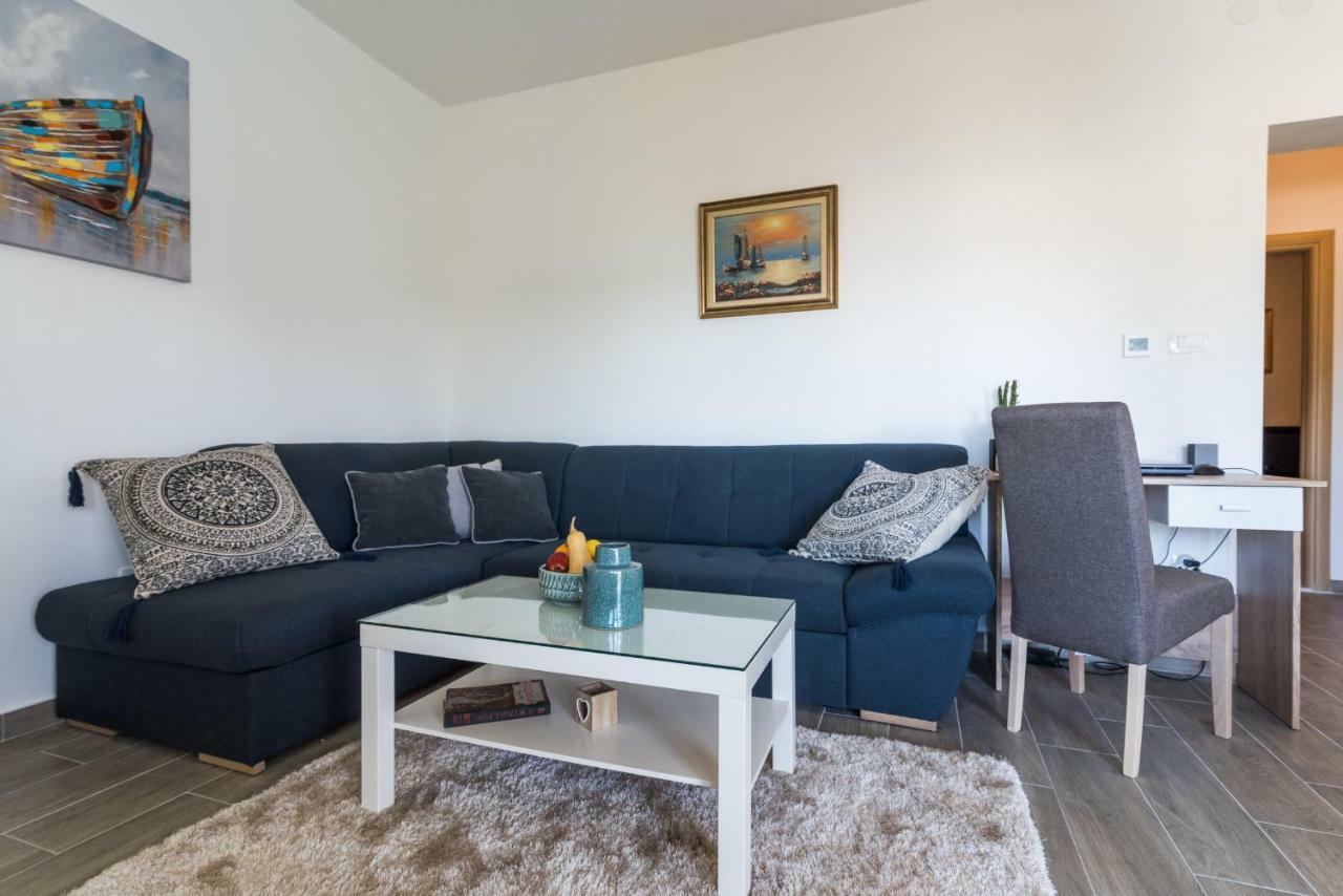 Apartment Okrug Gornji - Trogir With Sea View Dış mekan fotoğraf