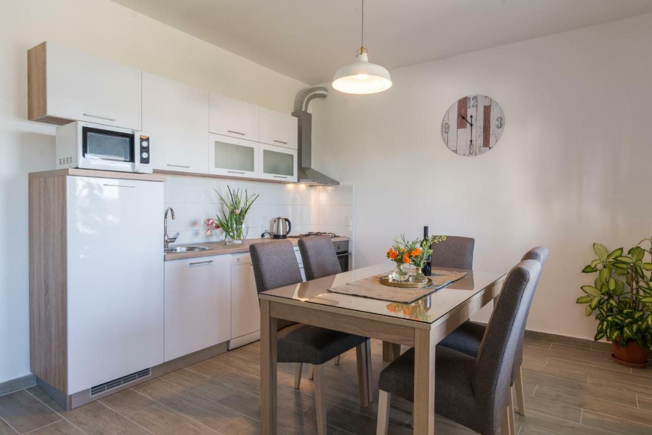 Apartment Okrug Gornji - Trogir With Sea View Dış mekan fotoğraf
