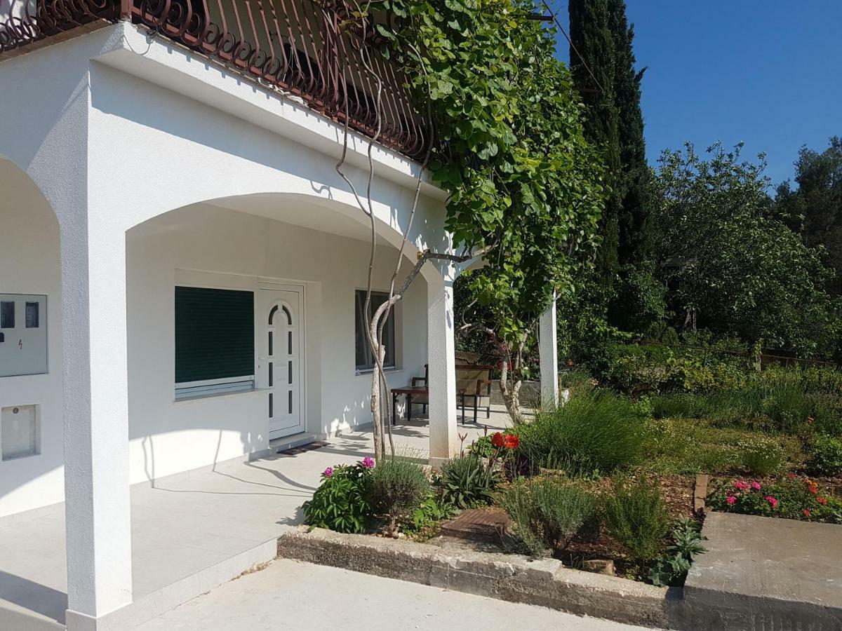 Apartment Okrug Gornji - Trogir With Sea View Dış mekan fotoğraf