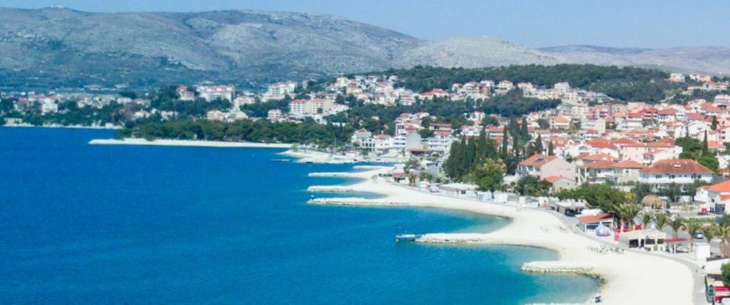 Apartment Okrug Gornji - Trogir With Sea View Dış mekan fotoğraf
