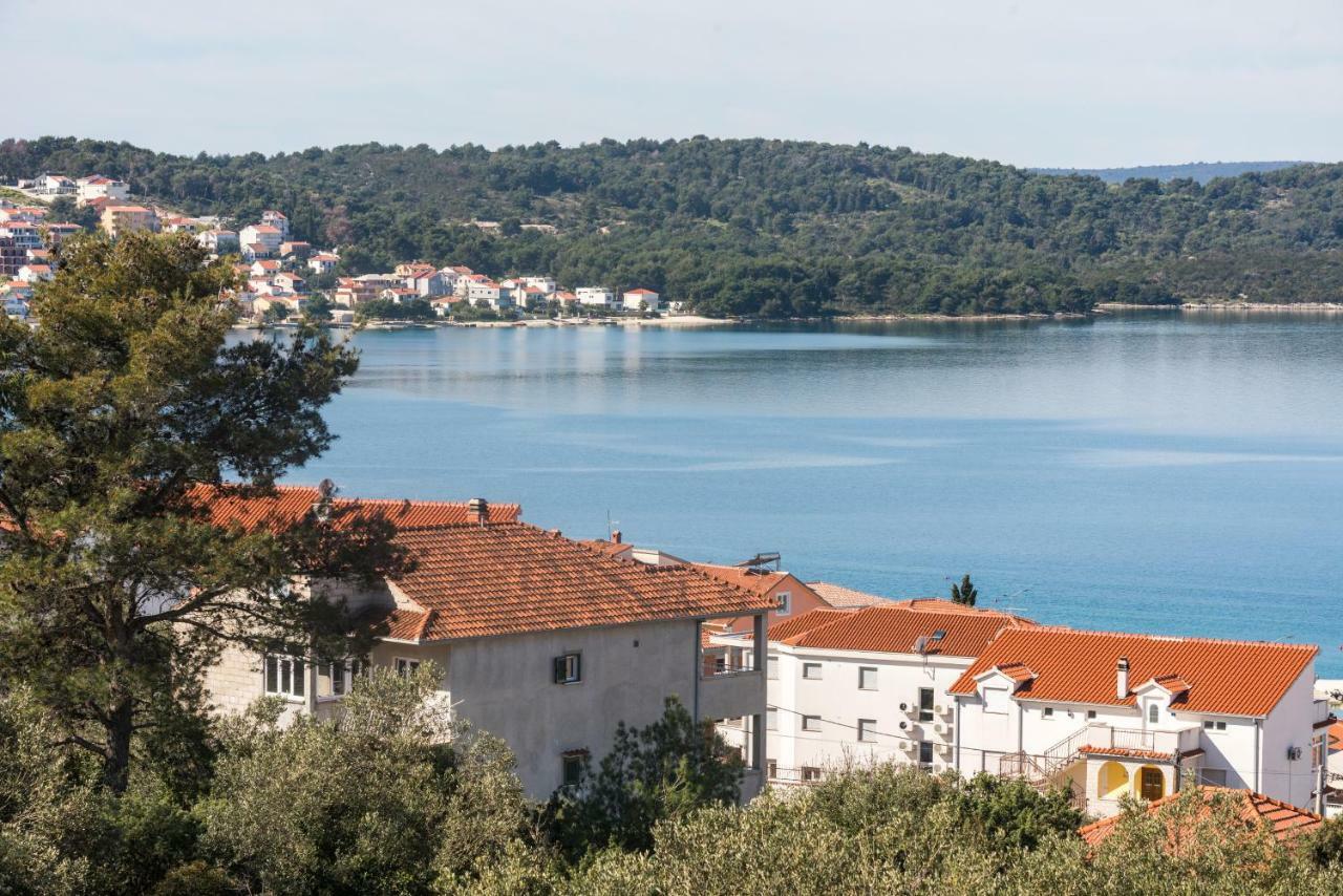 Apartment Okrug Gornji - Trogir With Sea View Dış mekan fotoğraf